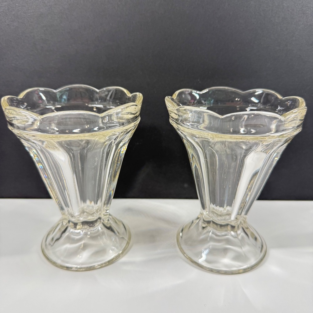 Vintage Glass Ice Cream Sundae Drug Store Tulip Cups Scalloped Pedestal Set of 2
